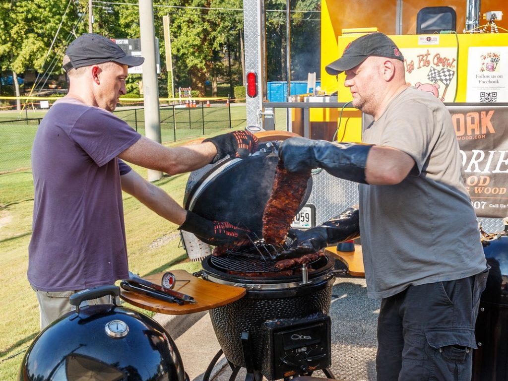 Kennesaw’s Pigs & Peaches BBQ Festival Aug 25 & 26